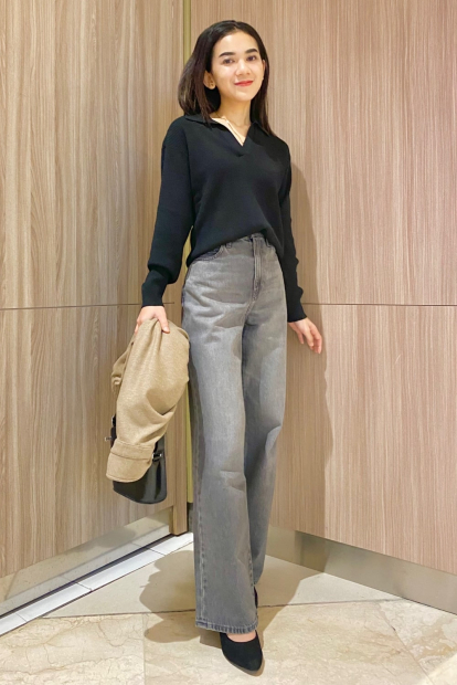 Эластичный свитер UNIQLO с V-образным вырезом 1159849045 (Черный M)