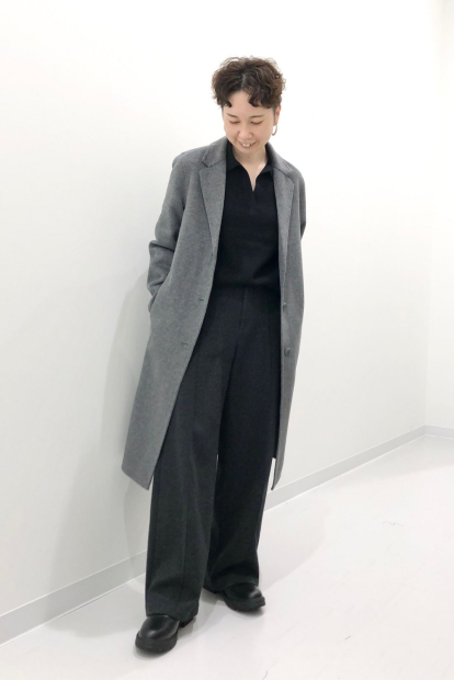 Эластичный свитер UNIQLO с V-образным вырезом 1159849045 (Черный M)