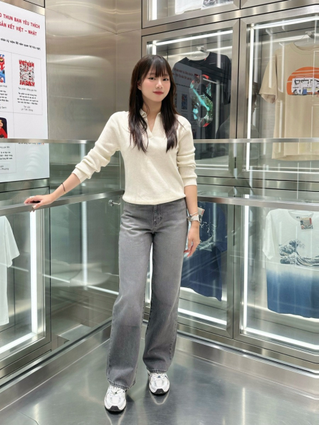 Еластичний светр UNIQLO з V-подібним вирізом 1159852412 (Бежевий L)