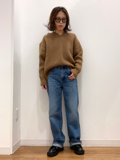 Пушистый свитер UNIQLO с V-образным вырезом 1159854976 (Коричневый L)