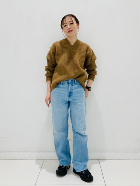 Пушистый свитер UNIQLO с V-образным вырезом 1159854976 (Коричневый L)