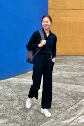 Эластичный свитер UNIQLO с V-образным вырезом 1159849045 (Черный M)