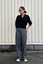 Эластичный свитер UNIQLO с V-образным вырезом 1159849045 (Черный M)