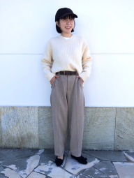 Пушистый свитер UNIQLO с V-образным вырезом 1159854947 (Молочный XL)