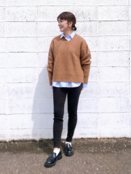 Пушистый свитер UNIQLO с V-образным вырезом 1159854976 (Коричневый L)