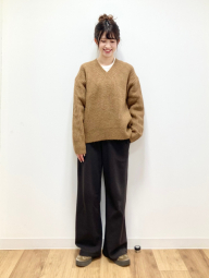 Пушистый свитер UNIQLO с V-образным вырезом 1159854976 (Коричневый L)