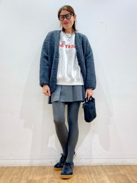 Свитшот Sanrio UNIQLO Patty & Jimmy с принтом 1159851335 (Серый XL)