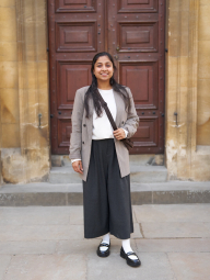 Світшот UNIQLO з круглим вирізом 1159854268 (Молочний L)