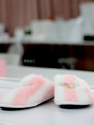 Тапочки из искусственного меха Victoria's Secret 38-39 (7-8 US) 25 см Белый/Розовый 1159853150