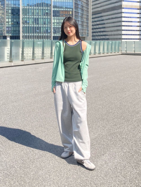 Легкая толстовка UNIQLO с защитой от ультрафиолета UPF40+ и технологией AIRism 1160533565 (Зеленый L)