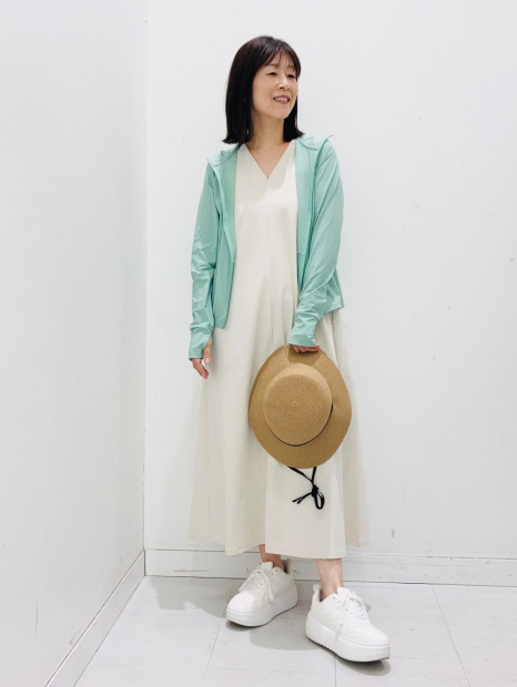 Легкая толстовка UNIQLO с защитой от ультрафиолета UPF40+ и технологией AIRism 1160533565 (Зеленый L)