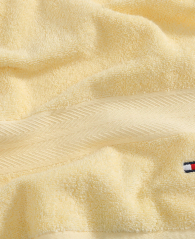 Банное полотенце Tommy Hilfiger Modern American 1159857716 (Желтый One size)