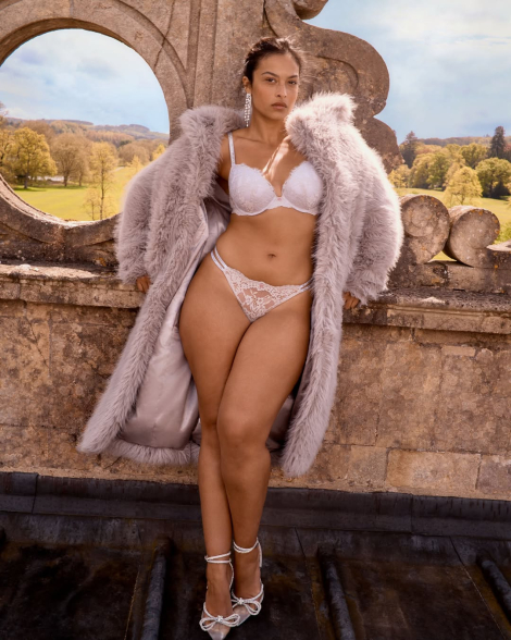 Кружевные трусики со стразами Victoria's Secret бразилиана 1159829262 (Розовый L)