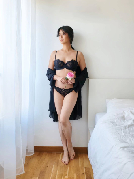 Мереживні трусики тонг Victoria's Secret 1159839802 (Чорний S)