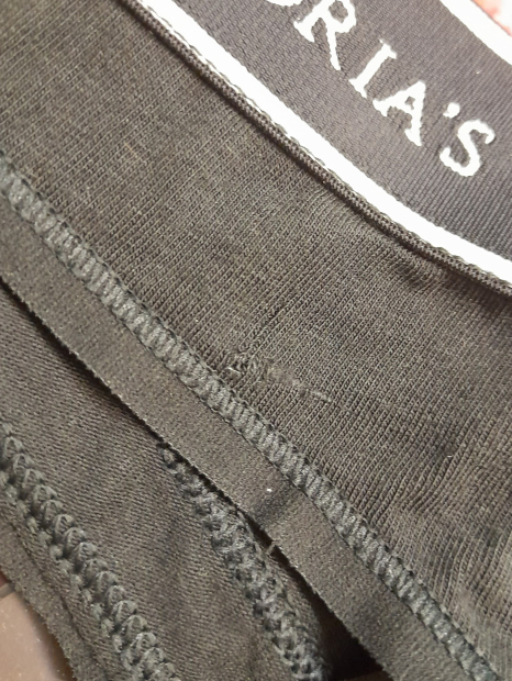 Женские трусики тонг Victoria's Secret с логотипом 1159848965 (Черный M)