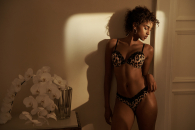 Гладкі трусики тонг Victoria's Secret з мереживом 1159847546 (Леопардовий M)