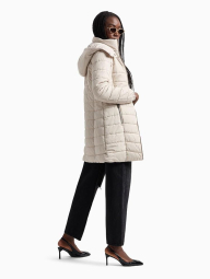 Женская куртка Armani Exchange 1159850496 (Молочный L)