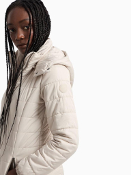 Женская куртка Armani Exchange 1159850496 (Молочный L)