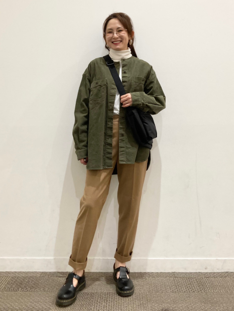 Вельветовая куртка UNIQLO на пуговицах 1159855894 (Зеленый XL)