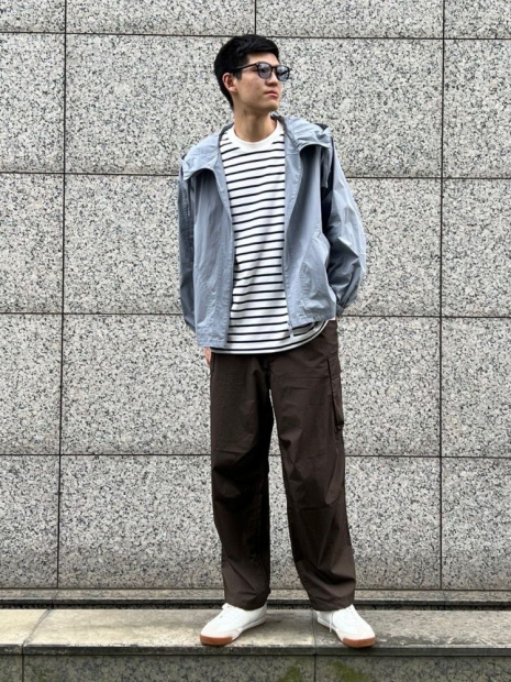 Легкая куртка Uniqlo ветровка с капюшоном 1159843356 (Серый S)