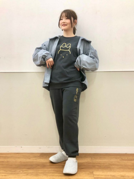 Легкая куртка Uniqlo ветровка с капюшоном 1159843356 (Серый S)