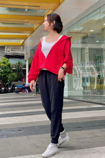 Ветровка женская Uniqlo компактная легкая куртка с капюшоном 1159851529 (Красный L)