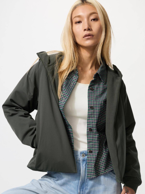 Ветровка с капюшоном Uniqlo с флисовой подкладкой 1159853014 (Зеленый S)