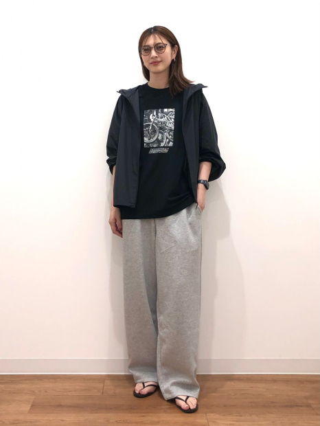 Вітровка жіноча Uniqlo компактна легка куртка з капюшоном 1159853153 (Чорний XXL)