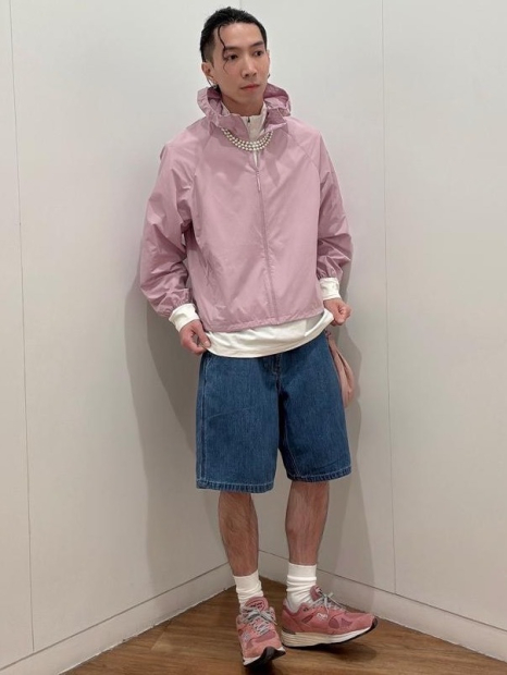 Вітровка жіноча Uniqlo компактна легка куртка з капюшоном 1159853164 (рожевий L)