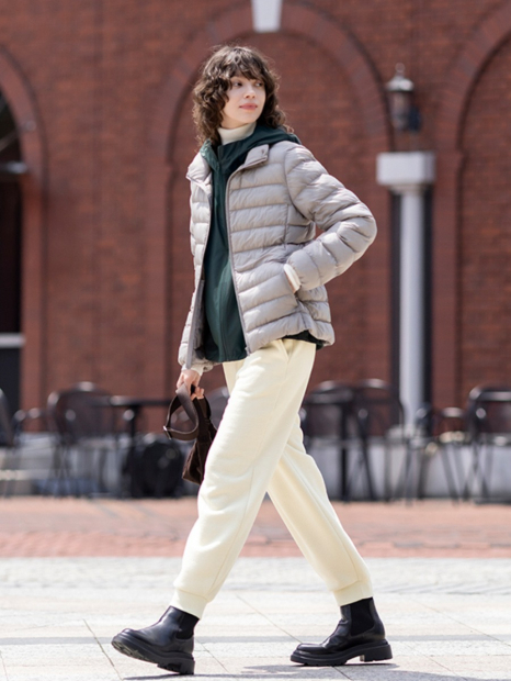 Ветровка женская Uniqlo компактная легкая куртка с капюшоном 1159854527 (Зеленый L)