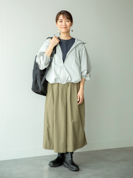 Вітровка жіноча Uniqlo компактна легка куртка з капюшоном 1159855153 (Сірий M)