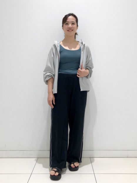 Вітровка жіноча Uniqlo компактна легка куртка з капюшоном 1159855153 (Сірий M)