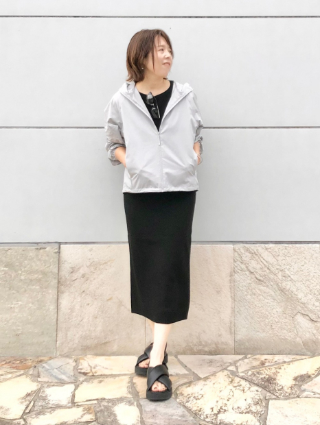 Вітровка жіноча Uniqlo компактна легка куртка з капюшоном 1159855153 (Сірий M)