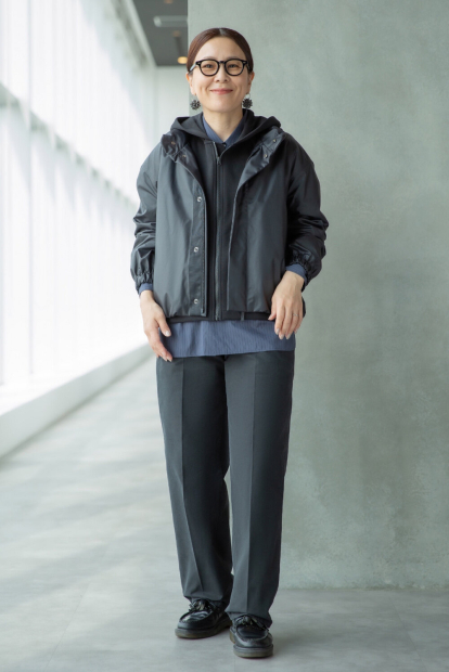 Легкая куртка Uniqlo со скрытым капюшоном 1159859110 (Черный XS)