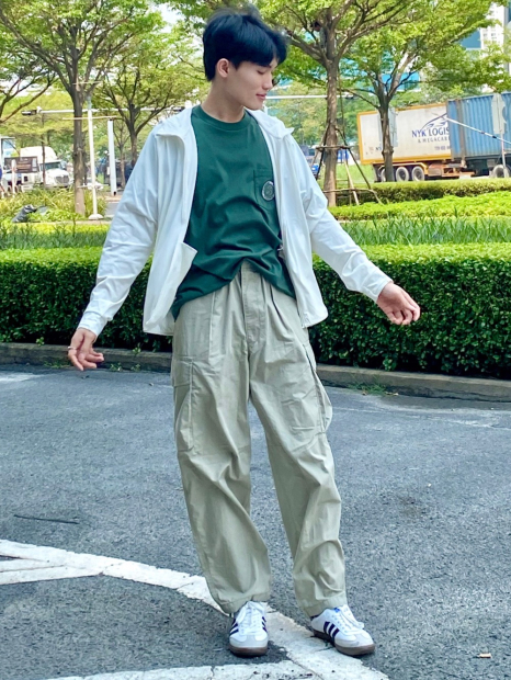 Толстовка Uniqlo с защитой от ультрафиолета UPF+40 1161518002 (Молочный XXL)