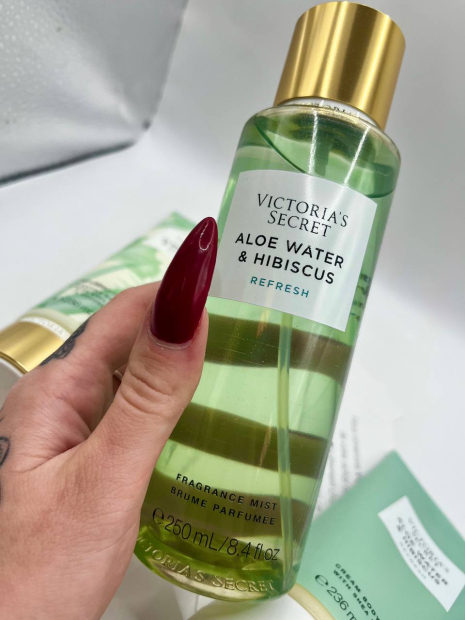 Набор для тела Aloe Water & Hibiscus от Victoria’s Secret 1159778156 (Зеленый, One Size)