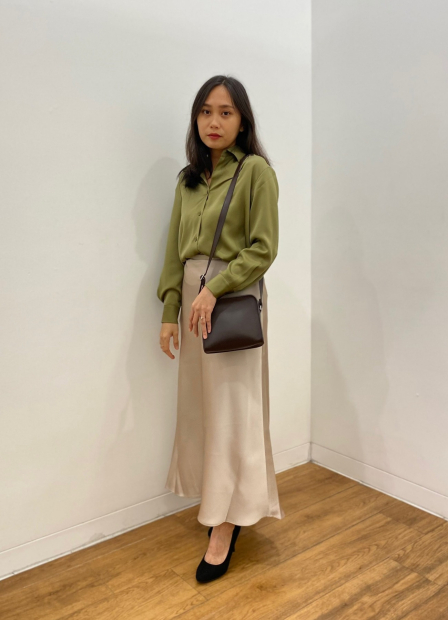 Женская атласная юбка UNIQLO 1159855528 (Бежевый M)