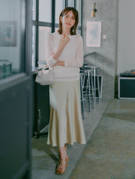 Женская атласная юбка UNIQLO 1159855528 (Бежевый M)