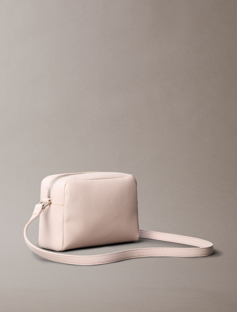 Жіноча сумка через плече Calvin Klein з логотипом 1159833731 (Молочний One size)