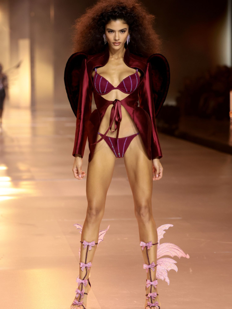 Эффектный комплект белья Victoria's Secret лиф и трусики тонг со стразами 1159831428 (Бордовый 38C/L)
