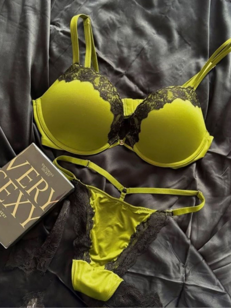 Вишуканий комплект білизни Victoria's Secret бюст Push-Up та трусики стрінги 1159833317 (Зелений 34B/S)