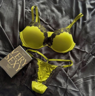 Жіночий комплект білизни Victoria's Secret погруддя Push-Up і трусики стрінги 1159836559 (Зелений 32B/XS)