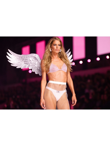 Трусики танга Victoria's Secret с логотипом из страз 1159819035 (Розовый S)