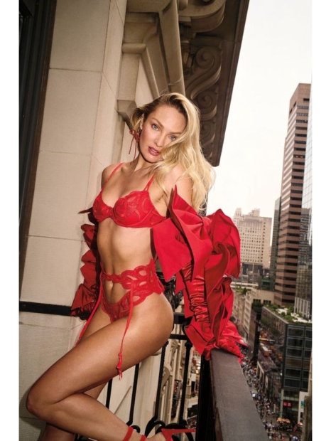 Сетчатые трусики бразильяны Victoria's Secret с вышивкой 1159824797 (Красный XS)