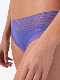 Мягкие женские трусики Calvin Klein тонг с кружевом сеточкой 1159826387 (Фиолетовый M)