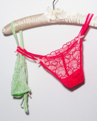 Сетчатые трусики стринги Victoria's Secret Pink с вышивкой 1159833025 (Салатовый S)