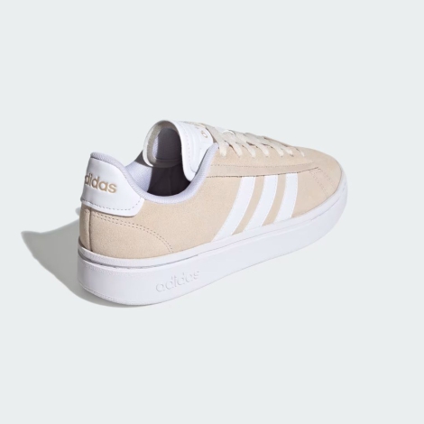 Женские кроссовки Grand Court Alpha Adidas из натуральной замши 41 1/3 (9 US) 26 см Бежевый 1159830237