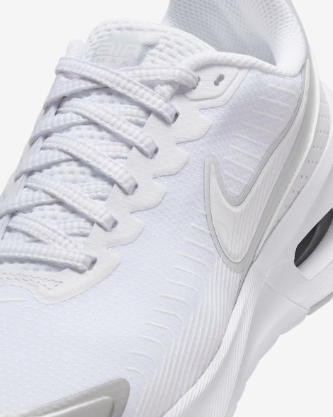 Женские стильные кроссовки Nike Air Max Nuaxis 40 (8,5 US) 26 см Белый 1159832839