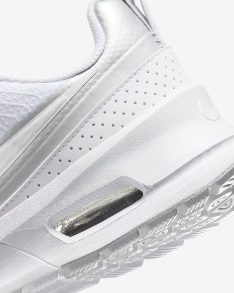Женские стильные кроссовки Nike Air Max Nuaxis 40 (8,5 US) 26 см Белый 1159832839