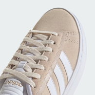 Женские кроссовки Grand Court Alpha Adidas из натуральной замши 41 1/3 (9 US) 26 см Бежевый 1159830237